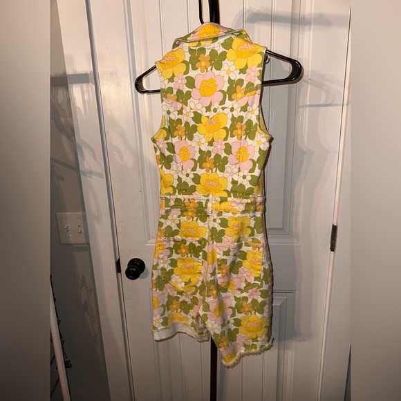 Show Me Your MuMu Size XS Yellow and Green Floral Full Zip Romper - Picture 5 of 7